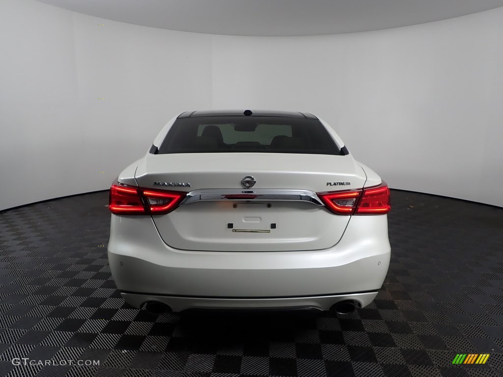 2016 Maxima Platinum - Pearl White / Cashmere photo #10