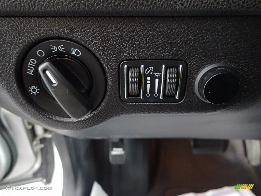 2018 Dodge Charger Police Pursuit AWD Controls Photo #146282084