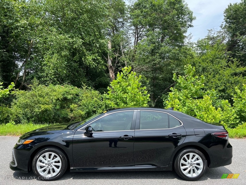 2022 Camry LE - Midnight Black Metallic / Macadamia photo #1