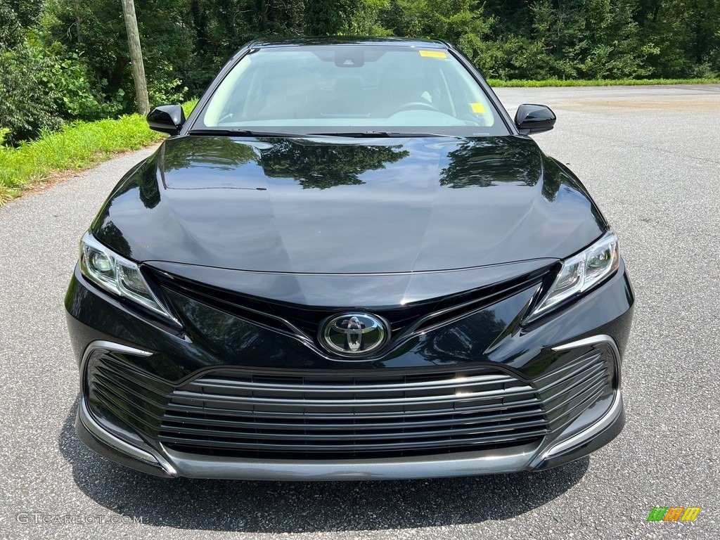 2022 Camry LE - Midnight Black Metallic / Macadamia photo #3