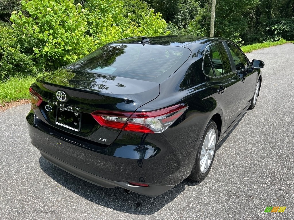 2022 Camry LE - Midnight Black Metallic / Macadamia photo #6