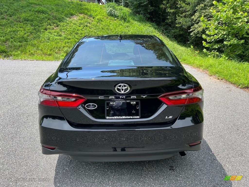 2022 Camry LE - Midnight Black Metallic / Macadamia photo #7