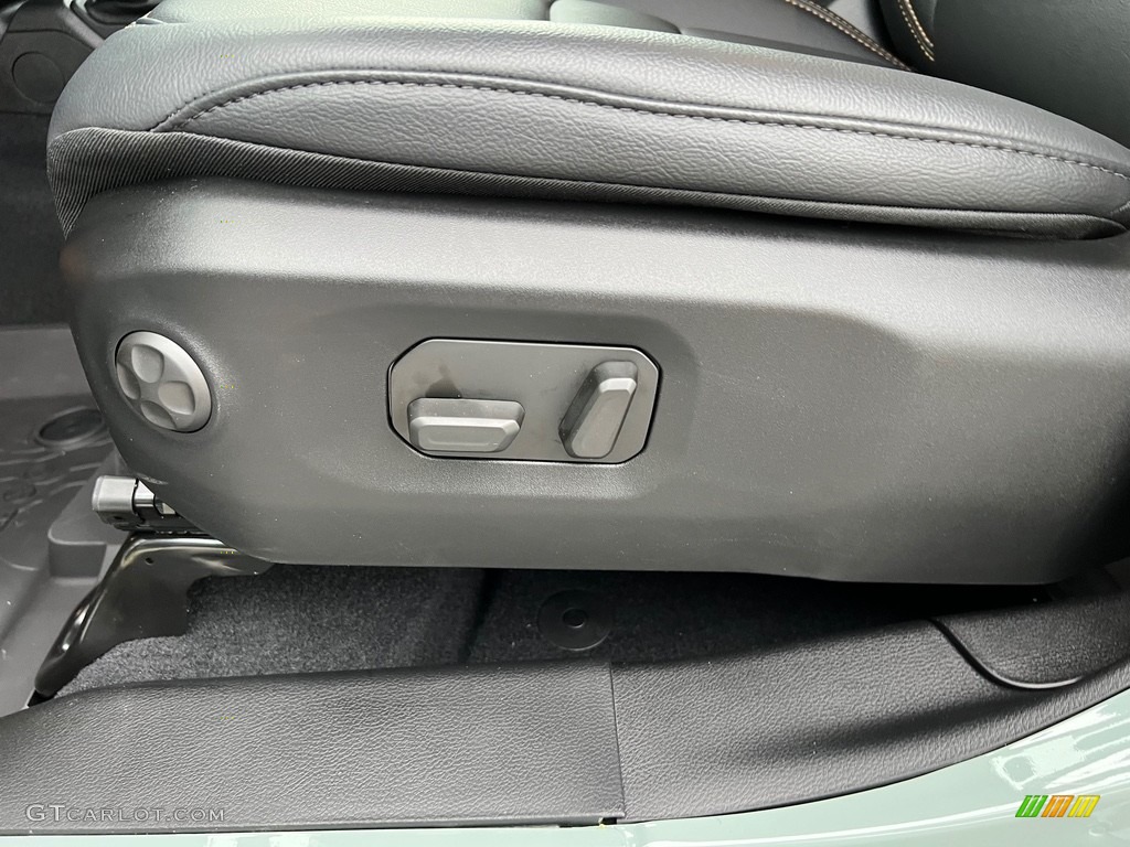 2024 Jeep Wrangler 4-Door Sahara 4x4 Front Seat Photo #146283412