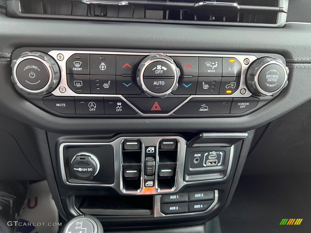 2024 Jeep Wrangler 4-Door Sahara 4x4 Controls Photo #146283505