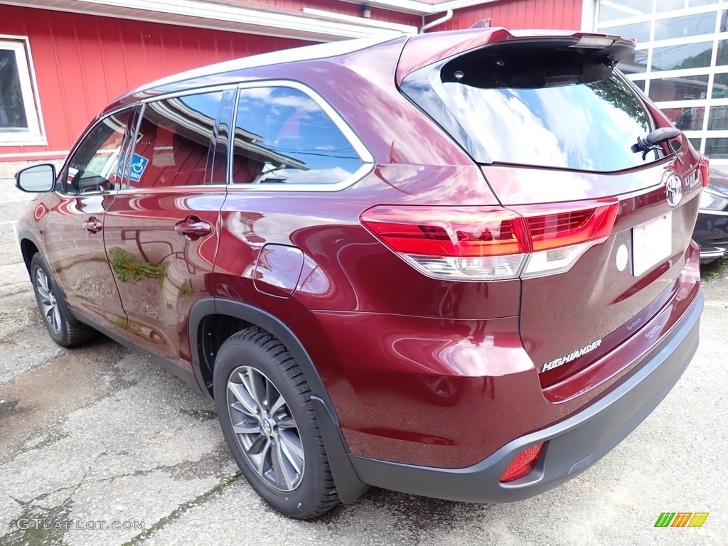 2019 Highlander XLE AWD - Salsa Red Pearl / Black photo #2