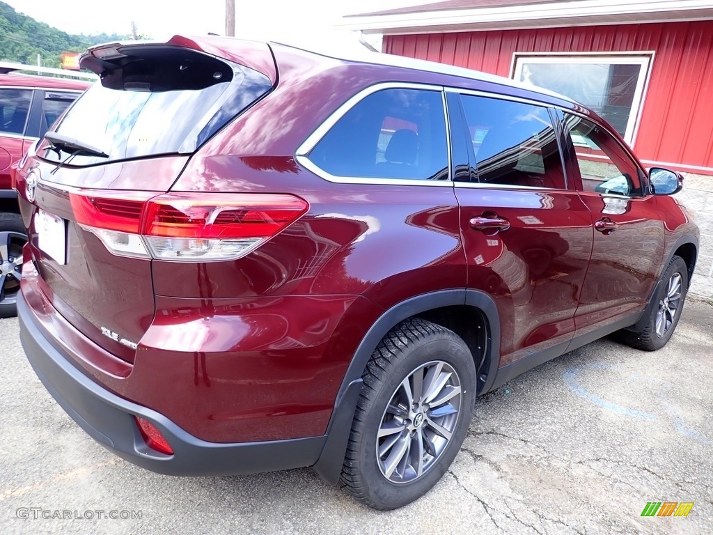 2019 Highlander XLE AWD - Salsa Red Pearl / Black photo #3