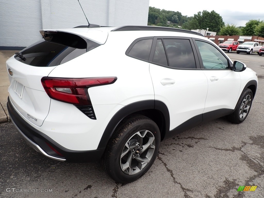 2024 Trax LT - Summit White / Jet Black photo #3