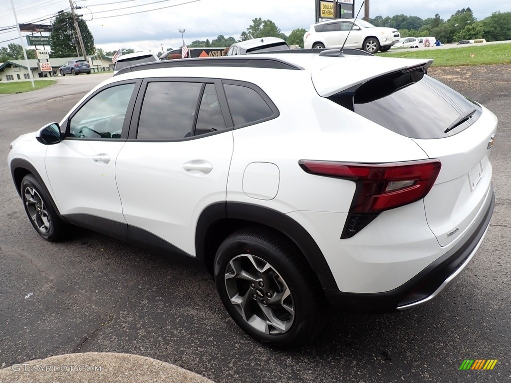 2024 Trax LT - Summit White / Jet Black photo #6