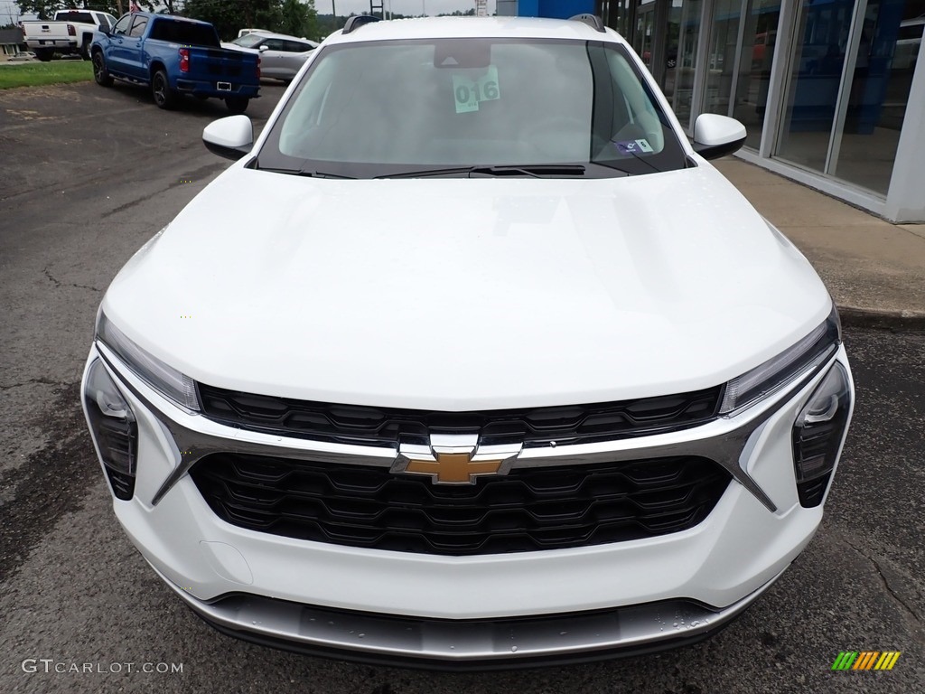 2024 Trax LT - Summit White / Jet Black photo #9