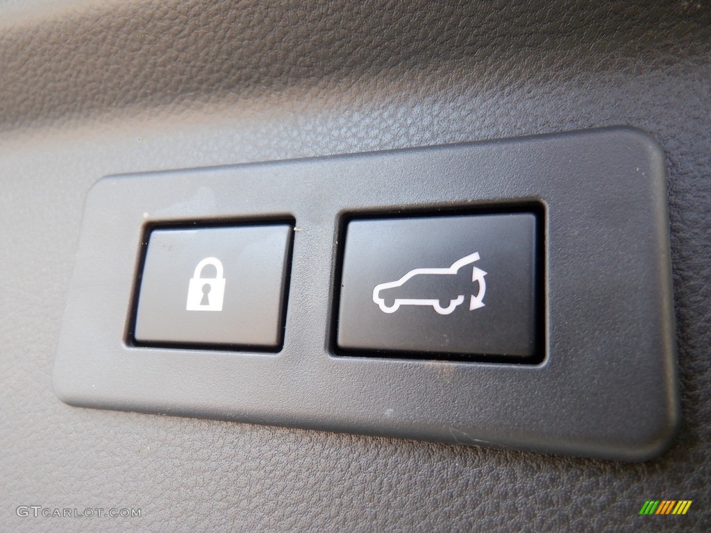 2022 Subaru Forester Wilderness Controls Photos