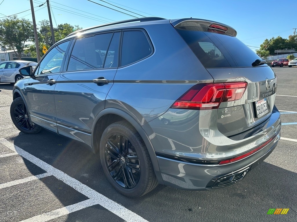 2022 Tiguan SE R-Line - Platinum Gray Metallic / Titan Black photo #4