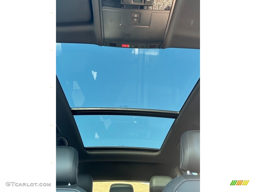 2022 Volkswagen Tiguan SE R-Line Sunroof Photos