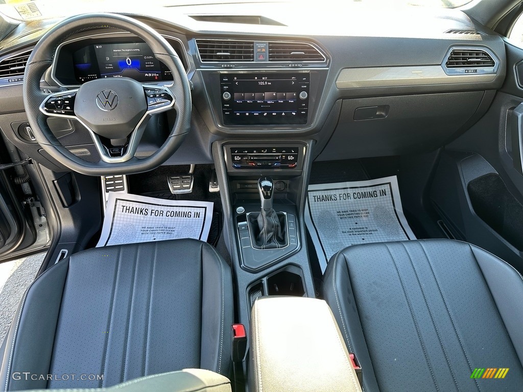 Titan Black Interior 2022 Volkswagen Tiguan SE R-Line Photo #146293034