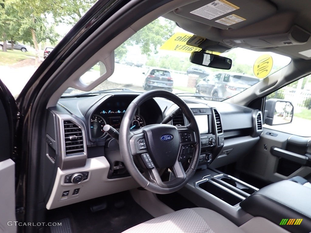 2020 F150 XLT SuperCrew 4x4 - Agate Black / Medium Earth Gray photo #11
