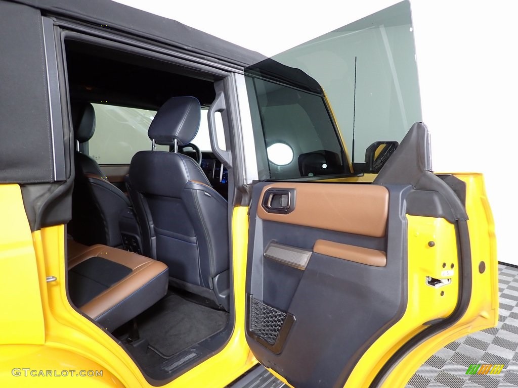 2022 Ford Bronco Outer Banks 4x4 4-Door Door Panel Photos