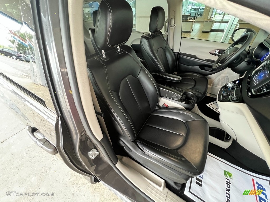 2021 Chrysler Voyager LXI Front Seat Photos