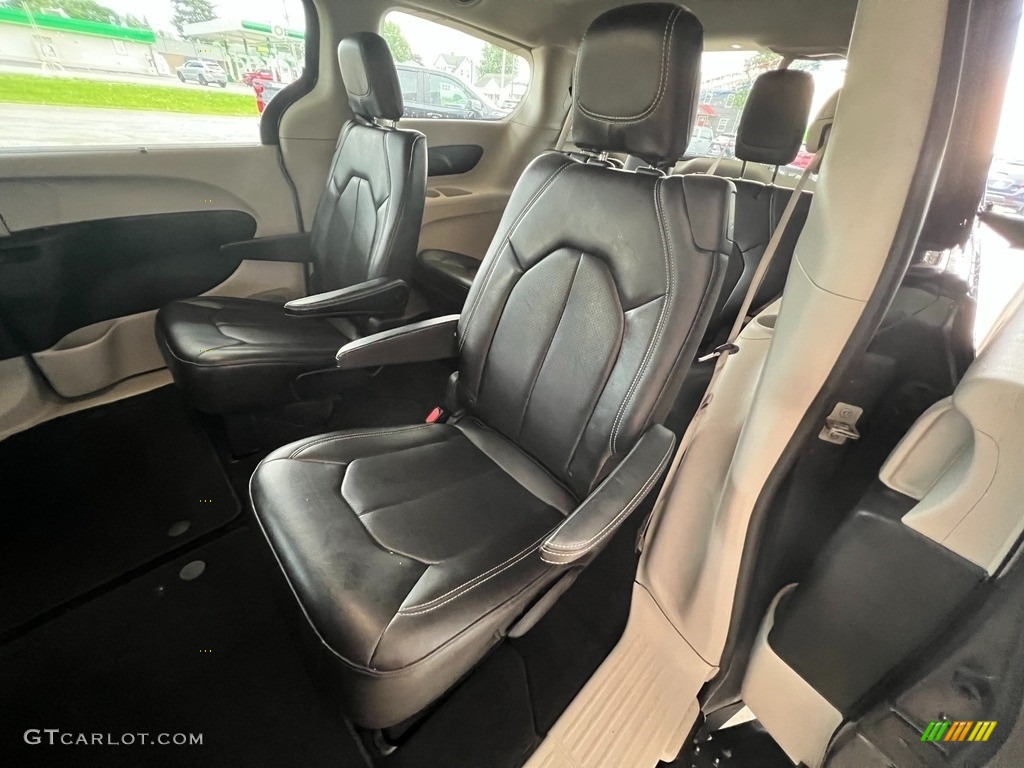 2021 Chrysler Voyager LXI Rear Seat Photo #146293487