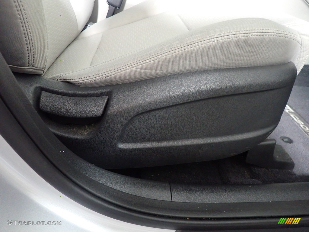2019 Tucson Value - Molten Silver / Gray photo #35