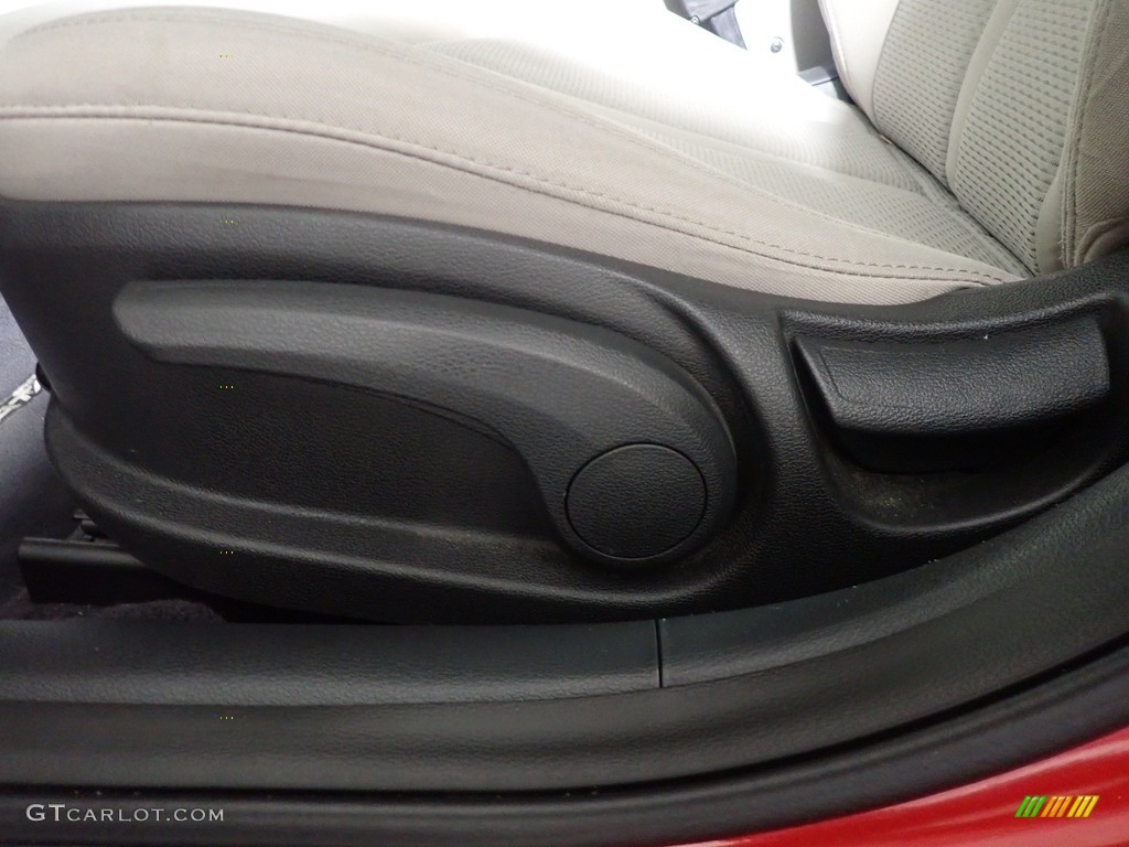 2016 Sonata SE - Venetian Red / Gray photo #19
