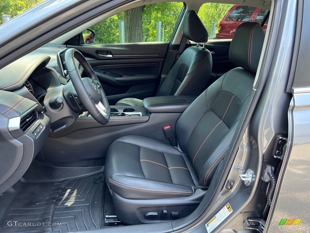 Charcoal Interior 2019 Nissan Altima SR Photo #146295359