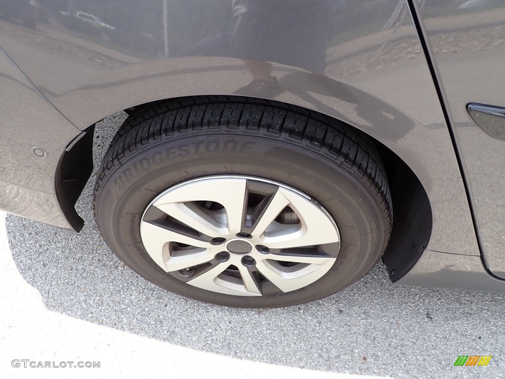 2018 Prius Four - Magnetic Gray Metallic / Black photo #9