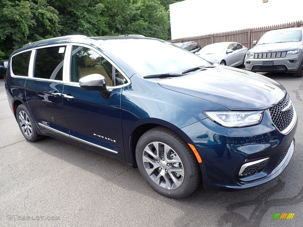 2023 Pacifica Pinnacle Plug-In Hybrid - Fathom Blue Pearl / Caramel/Black photo #8