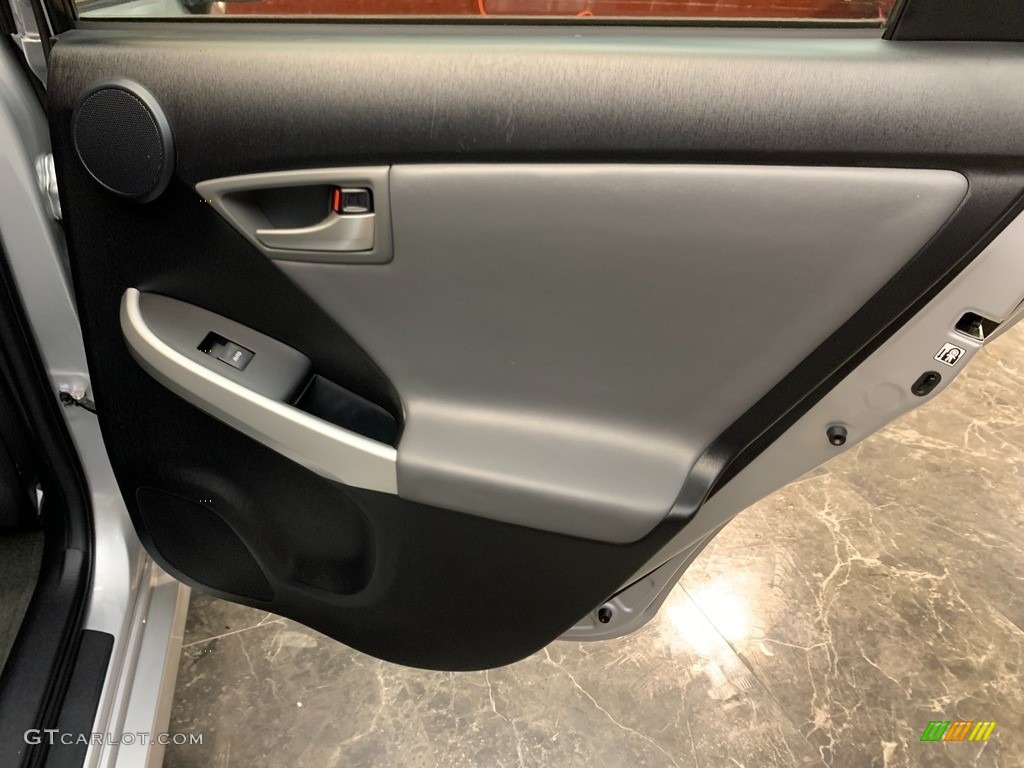 2015 Prius Four Hybrid - Classic Silver Metallic / Dark Gray photo #13