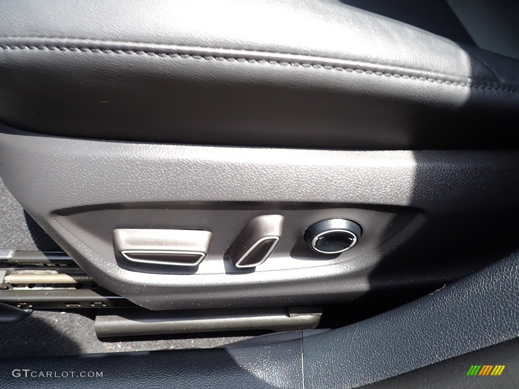 2018 Prius Four - Magnetic Gray Metallic / Black photo #15