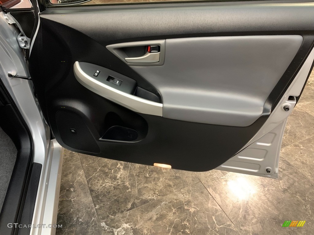 2015 Prius Four Hybrid - Classic Silver Metallic / Dark Gray photo #14