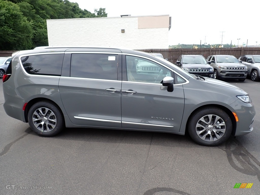 2023 Pacifica Pinnacle Plug-In Hybrid - Ceramic Gray / Caramel/Black photo #7