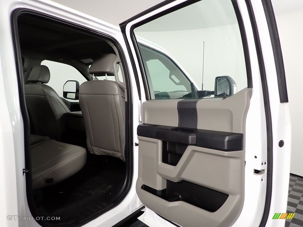 2022 Ford F250 Super Duty XL Crew Cab 4x4 Door Panel Photos