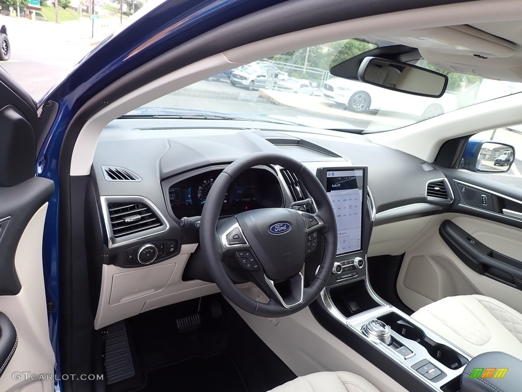 2023 Ford Edge Titanium AWD Dashboard Photos