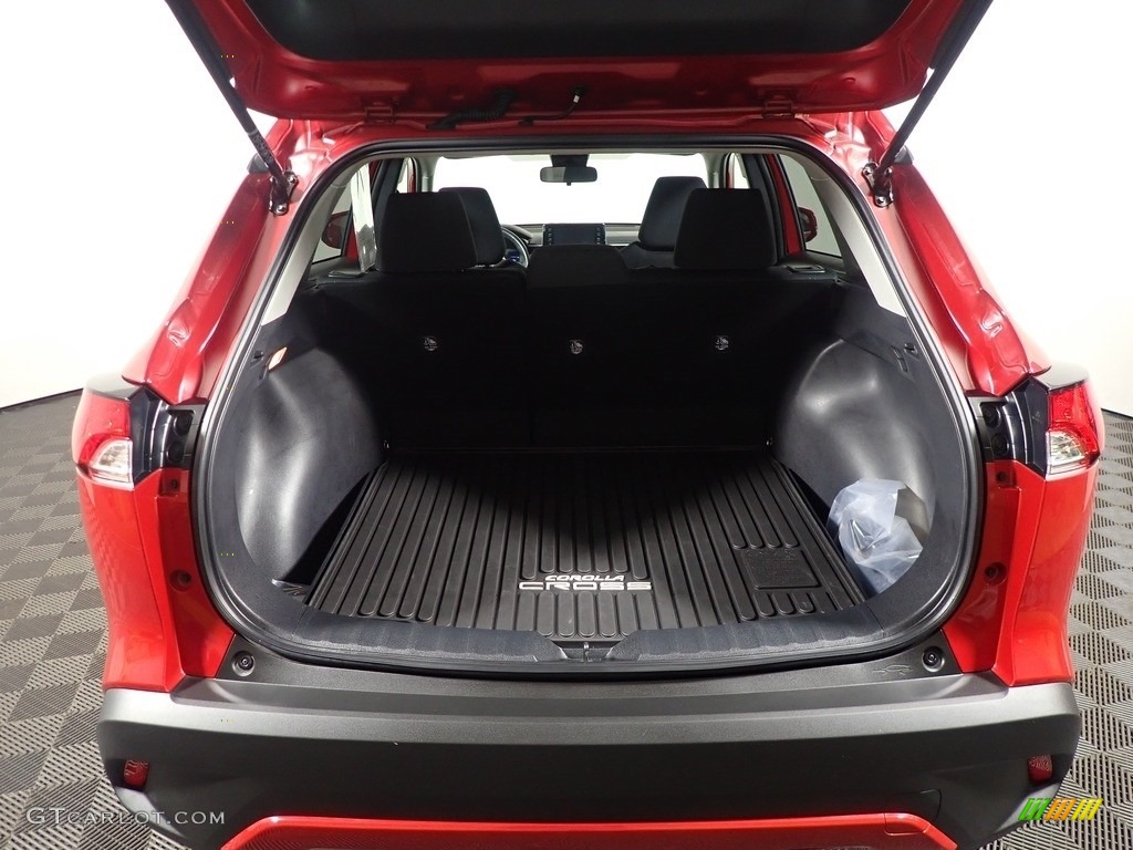 2022 Toyota Corolla Cross LE AWD Trunk Photos
