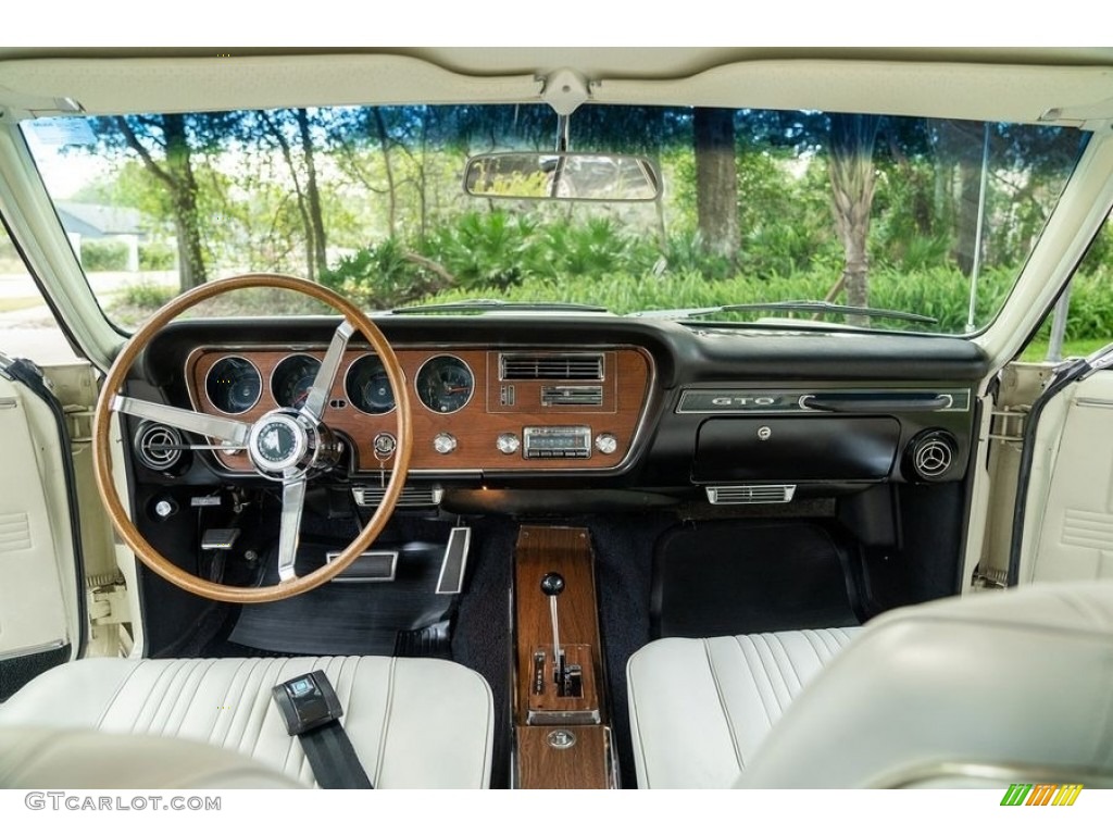 1967 Pontiac GTO 2 Door Hardtop Parchment Dashboard Photo #146300537