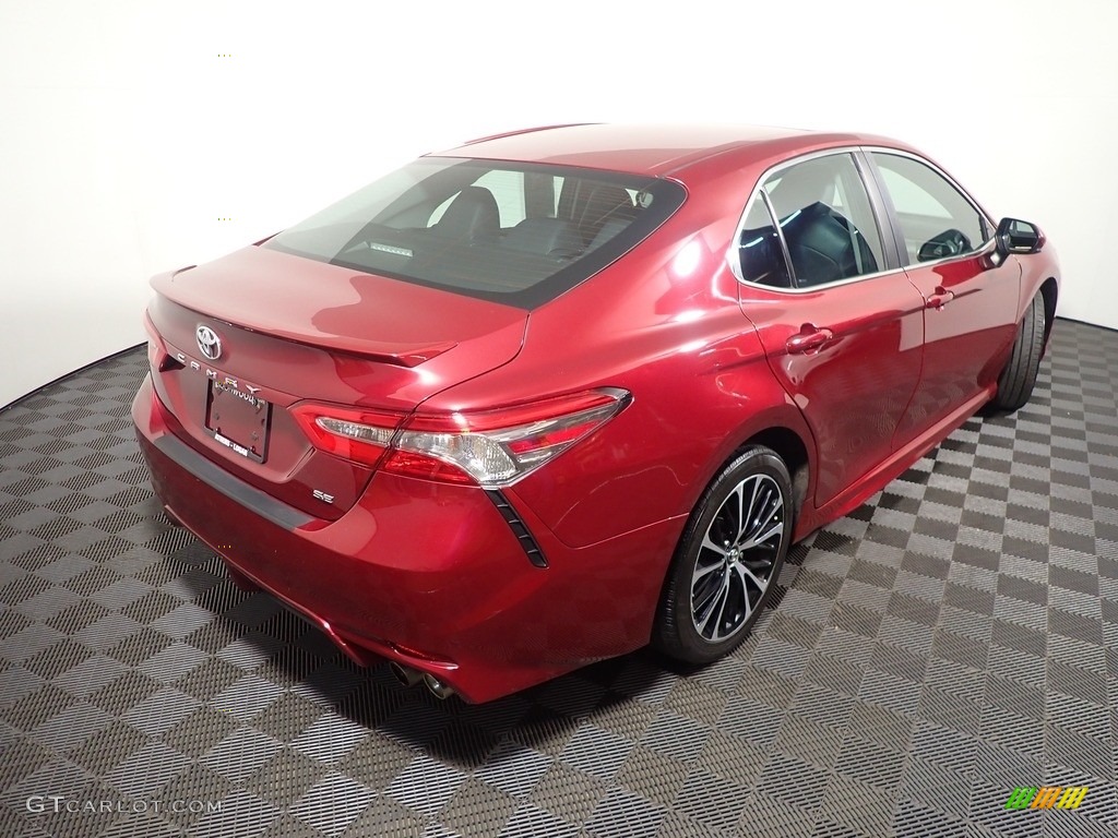2018 Camry SE - Ruby Flare Pearl / Black photo #16