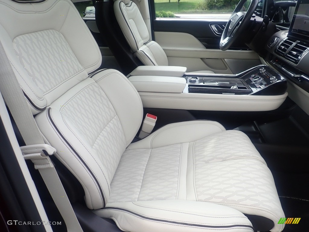 2018 Lincoln Navigator Black Label 4x4 Front Seat Photo #146302947