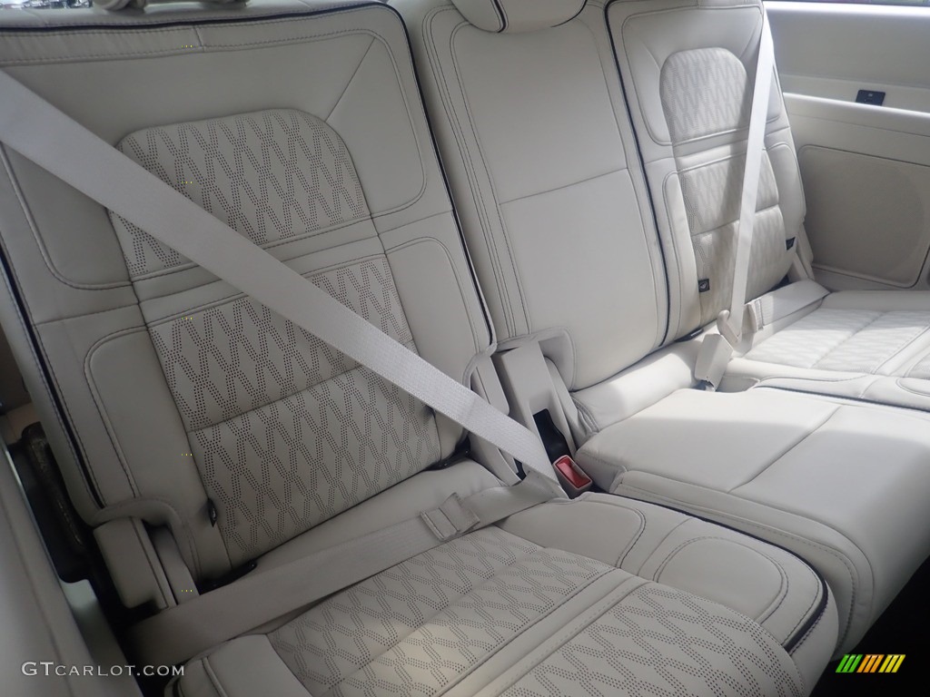 2018 Lincoln Navigator Black Label 4x4 Rear Seat Photo #146302989