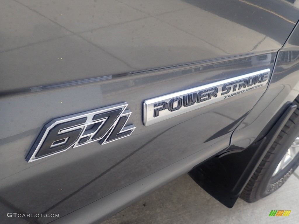 2022 Ford F350 Super Duty Platinum Crew Cab 4x4 Marks and Logos Photos
