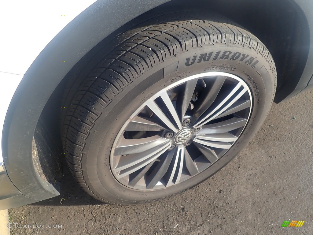 2018 Tiguan SEL 4MOTION - Pure White / Titan Black photo #5