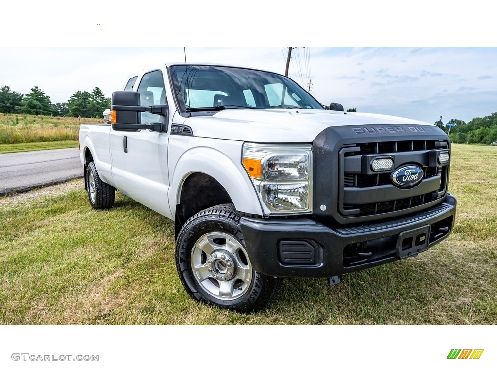 2015 F250 Super Duty XLT Super Cab 4x4 - Oxford White / Steel photo #1