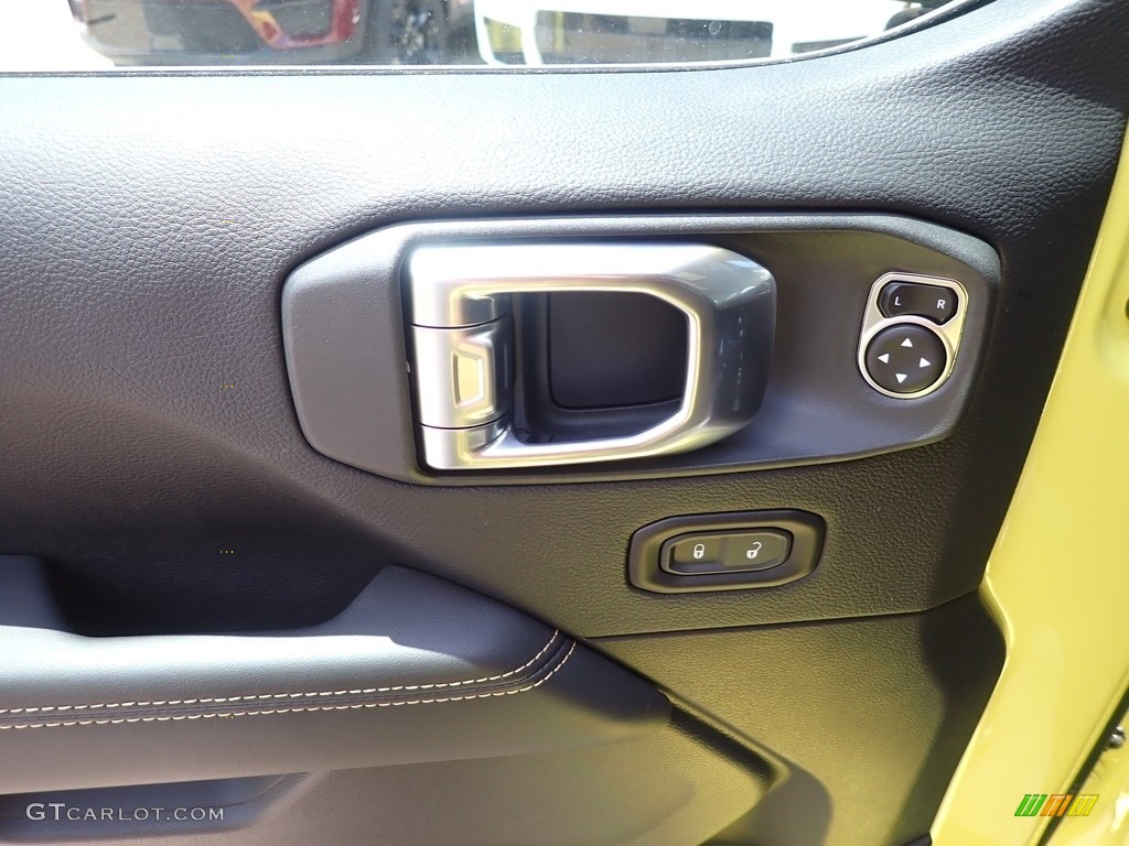 2024 Jeep Wrangler 4-Door Sahara 4x4 Black Door Panel Photo #146306135
