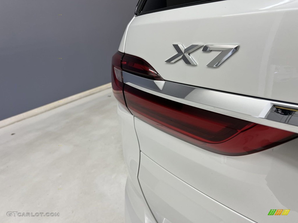 2022 X7 xDrive40i - Mineral White Metallic / Coffee photo #17