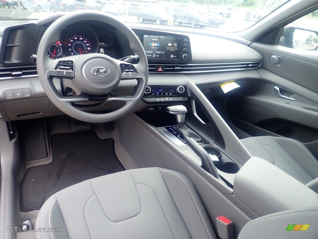 Medium Gray Interior 2023 Hyundai Elantra SEL Photo #146308190