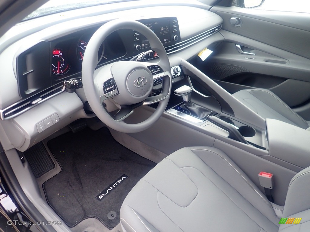 Medium Gray Interior 2023 Hyundai Elantra SEL Photo #146308223