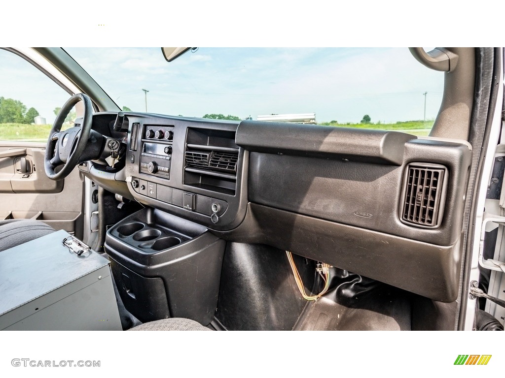 2015 Express 2500 Cargo WT - Summit White / Neutral photo #24