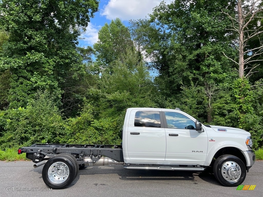 Bright White 2023 Ram 4500 SLT Crew Cab 4x4 Chassis Exterior Photo #146310122