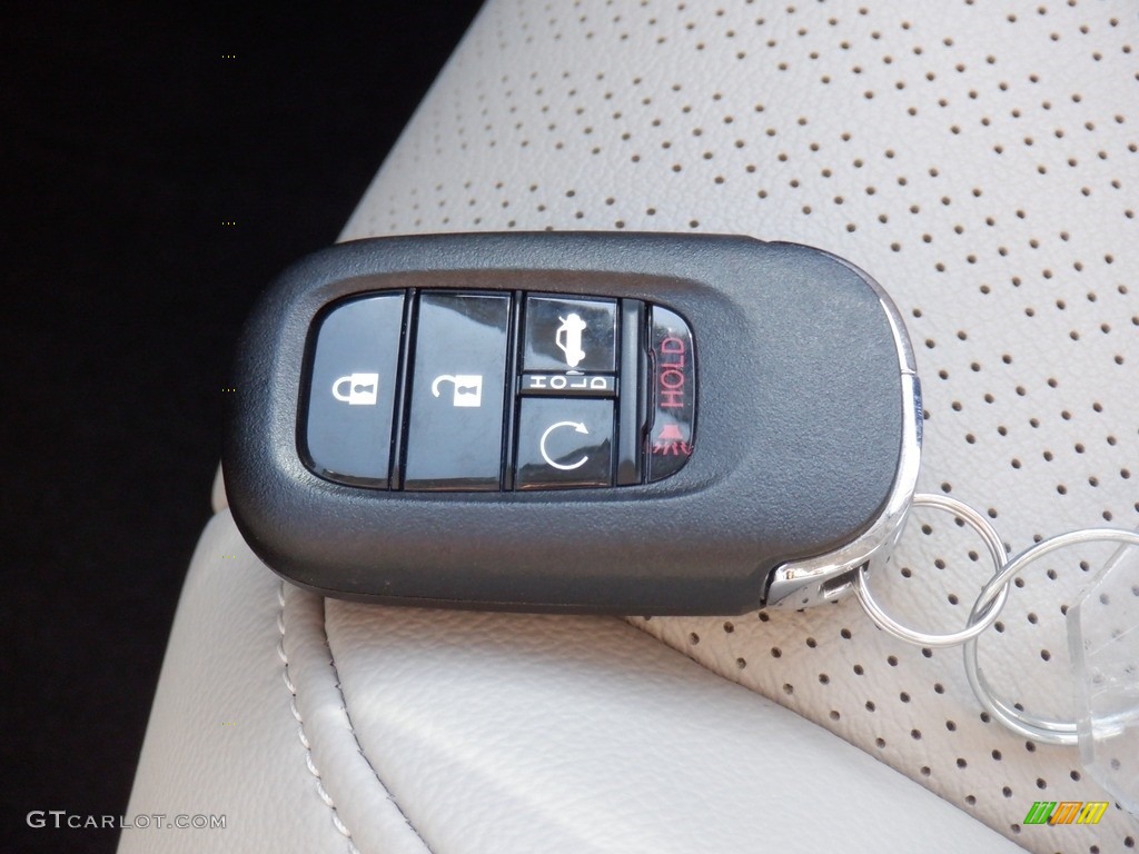 2022 Honda Civic Touring Sedan Keys Photos
