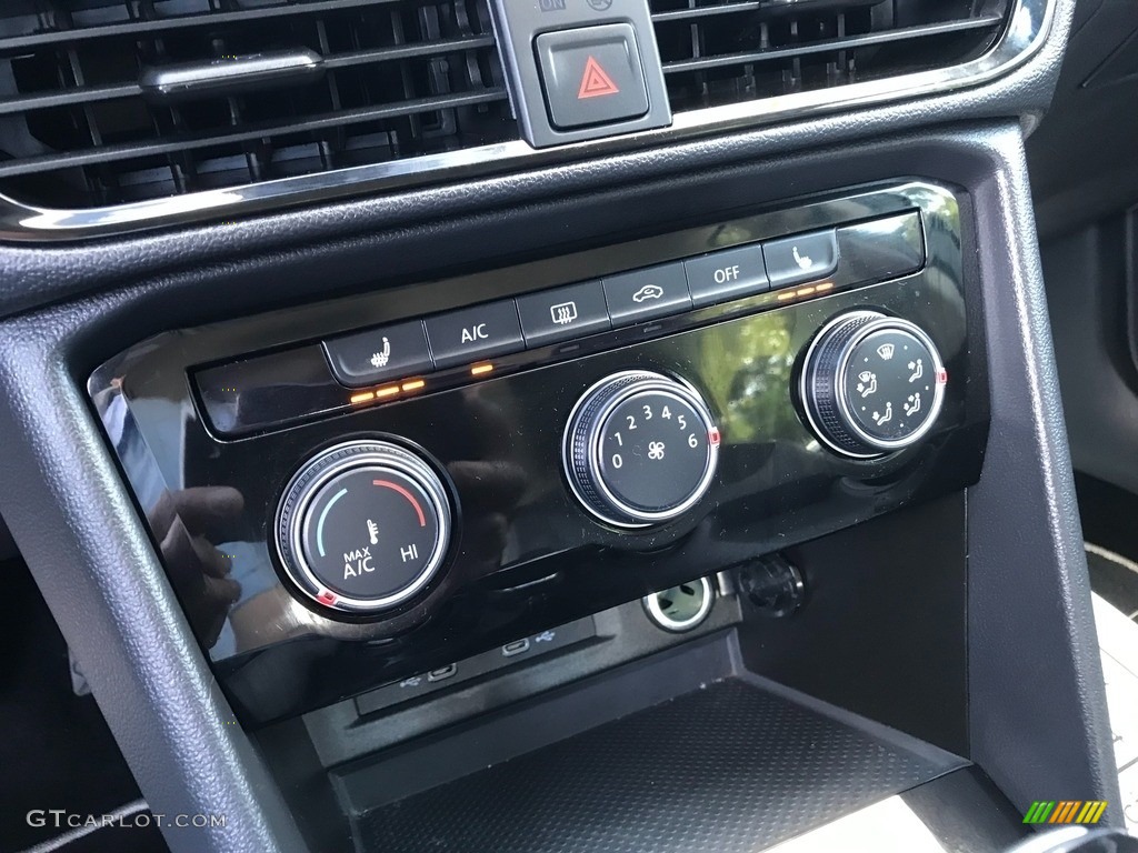 2023 Volkswagen Taos S 4Motion Controls Photo #146312002