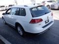 Pure White - Golf Alltrack SE 4Motion Photo No. 7