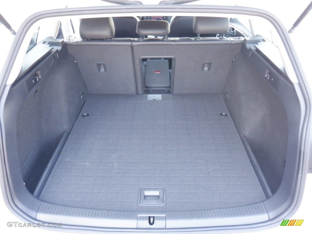 2018 Volkswagen Golf Alltrack SE 4Motion Trunk Photo #146313776
